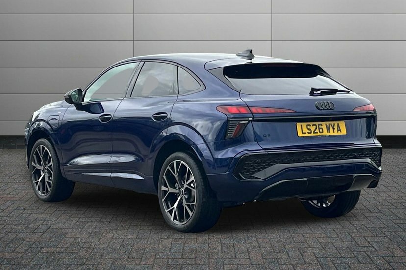 Audi Q3 1.5 E-hybrid Edition 1 Sportback Plug-i LS26WYA Blue #3