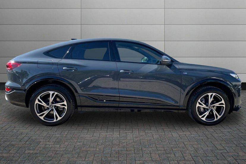 Audi Q6 E-Tron 83Kwh S Line Sportback 252 Ps EK75GWL Grey #4