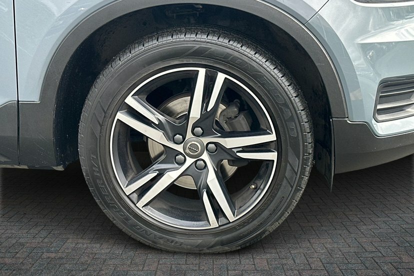 Volvo XC40 1.5 T3 R-design Suv 163 Ps FX22LYH Grey #5