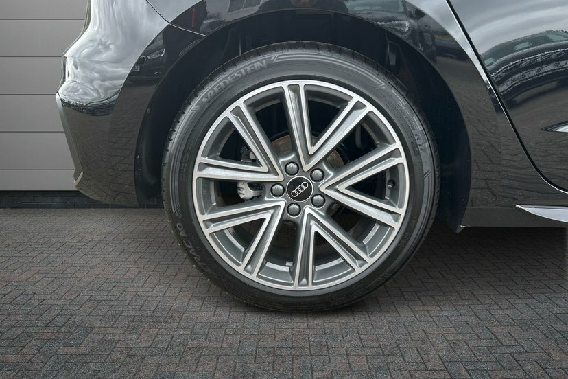 Audi A1 1.0 Tfsi 30 S Line Sportback S Tronic LN26KWT Black #5