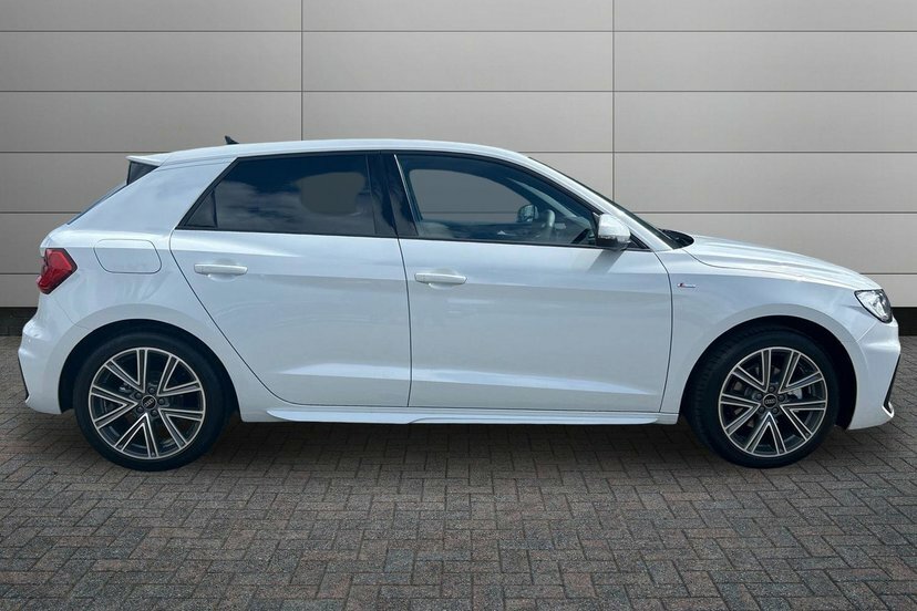 Audi A1 1.0 Tfsi 30 S Line Sportback S Tronic LN26KUY White #4