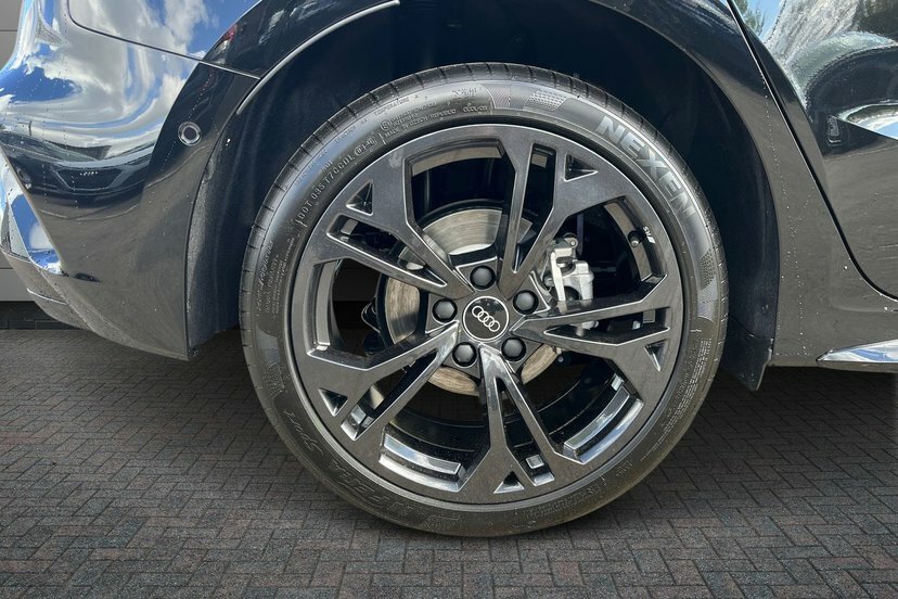 Audi A3 1.5 Tfsie Black Edition Sportback Plug- LS26RYF Black #5