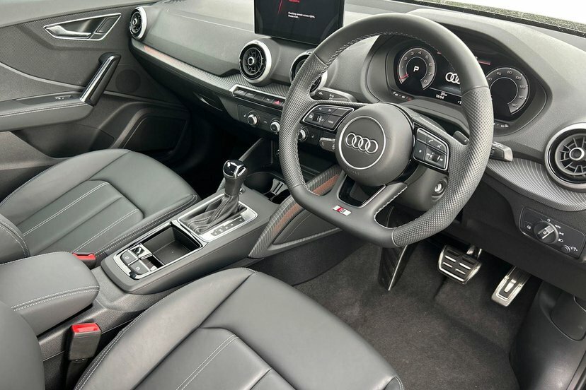 Audi Q2 1.5 Tfsi Cod 35 Black Edition Suv S Tro LN26KUG Black #6