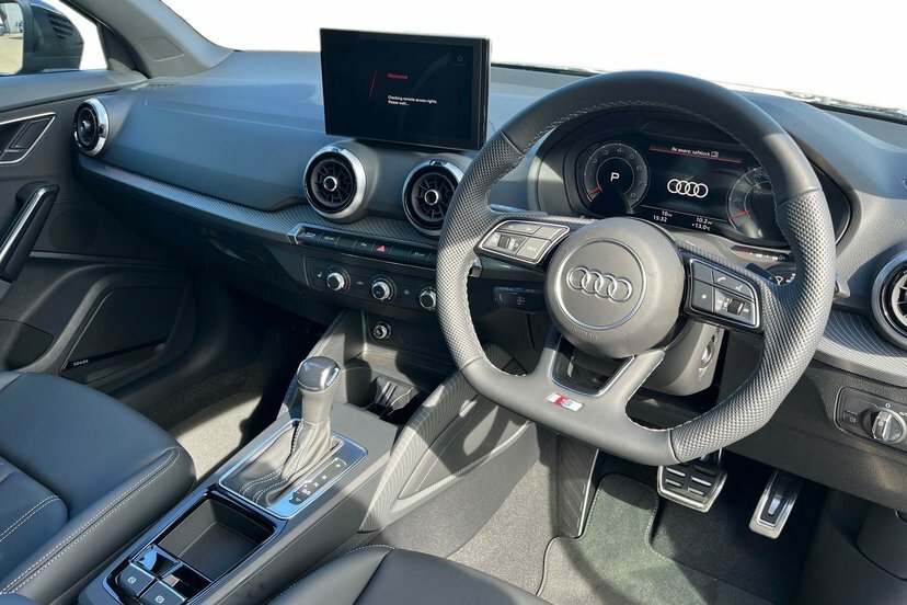 Audi Q2 1.5 Tfsi Cod 35 Black Edition Suv S Tro LN26KXF Black #6
