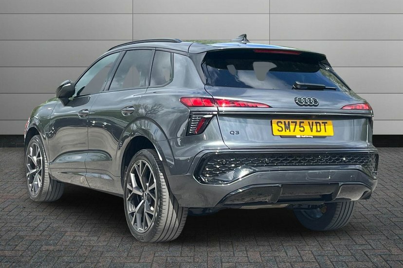 Audi Q3 2.0 Tdi Edition 1 Suv S Tronic 150 Ps SM75VDT Grey #3