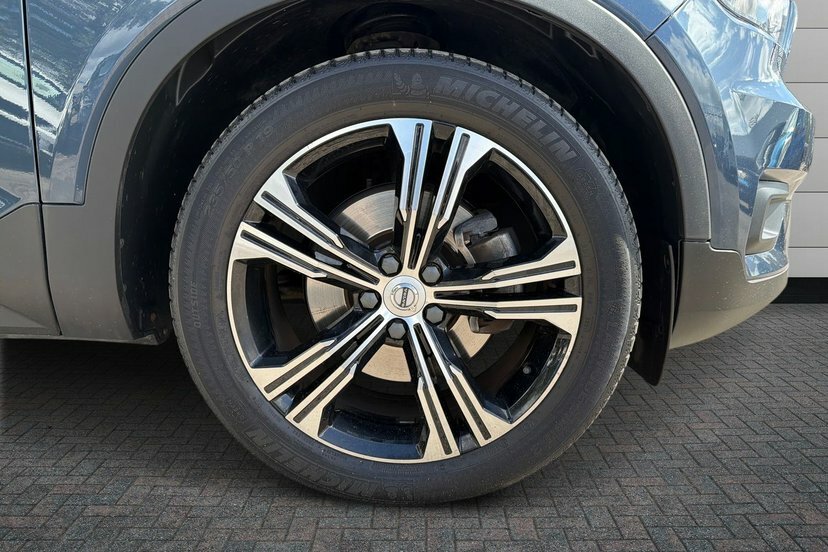 Volvo XC40 2.0 D4 Inscription Pro Suv Awd 19 YV68ENE Blue #5