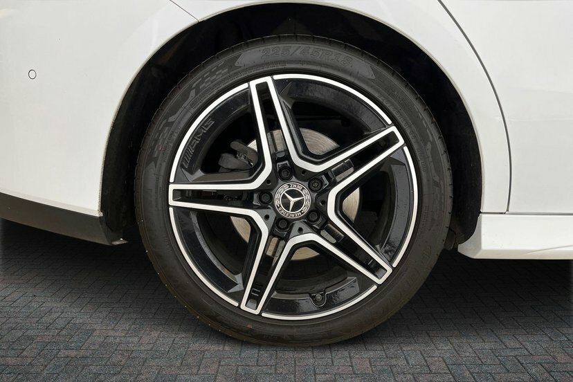Mercedes-Benz CLA Class Cla200 Amg Line Executive Coupe KN23XVE White #4