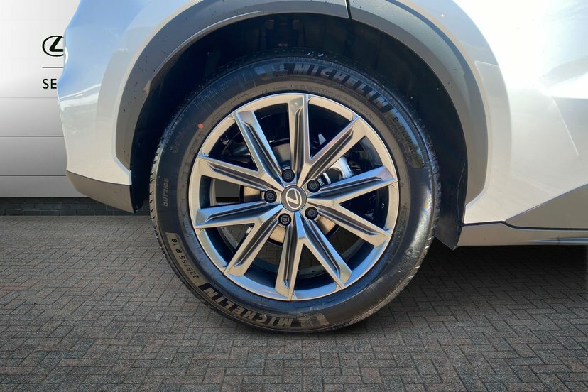 Lexus LBX 1.5 Vvt-ie Premium Plus Suv Hybrid E-cv RE26LCC White #5