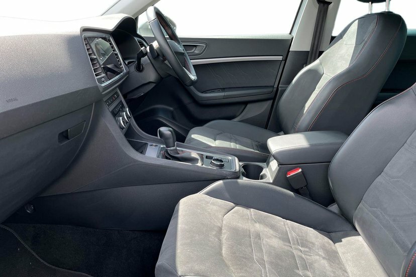 Seat Ateca 1.5 Tsi Evo Fr Suv Dsg 150 Ps YC23ZFW White #2
