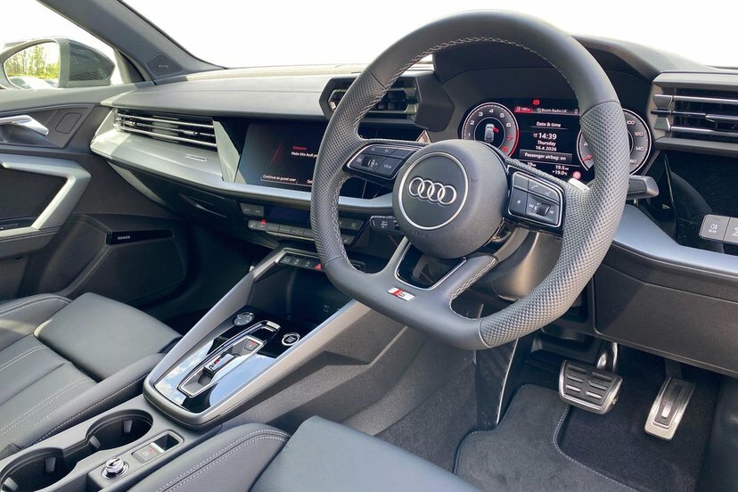 Audi A3 1.5 Tfsi 30 S Line Sportback S Tronic LN26NVA Black #6