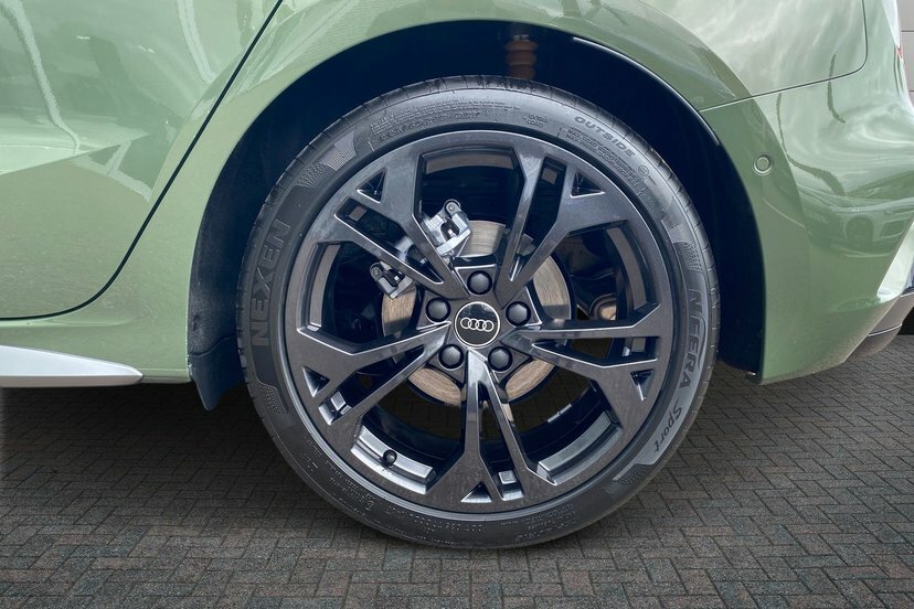 Audi A3 1.5 Tfsi 30 S Line Sportback S Tronic LN26NXM Green #5
