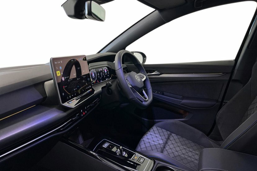 Volkswagen Golf 2.0 Tdi Black Edition Hatchback Dsg 15 AO26UCP Black #2