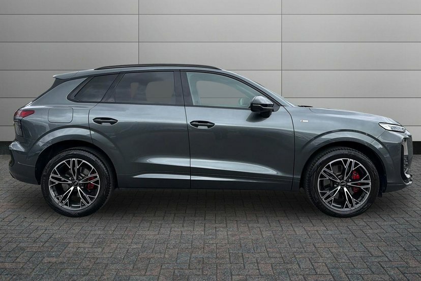 Audi Q3 2.0 Tfsi Launch Edition Suv S Tronic Qu EF75NWT Grey #4