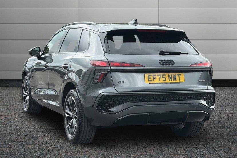 Audi Q3 2.0 Tfsi Launch Edition Suv S Tronic Qu EF75NWT Grey #3