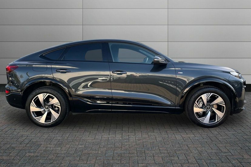 Audi Q6 E-Tron 83Kwh Sport Sportback 252 Ps LN75KBO Grey #4
