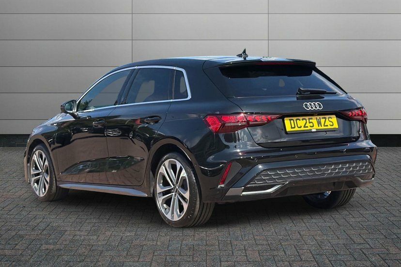 Audi A3 1.5 Tfsi S Line Sportback S Tronic 150 DC25WZS Black #3