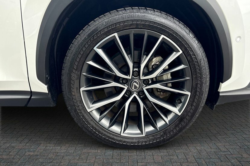 Lexus NX 2.5 450H 18.1Kwh Takumi Suv Plug-in Hy GV73XVM White #5