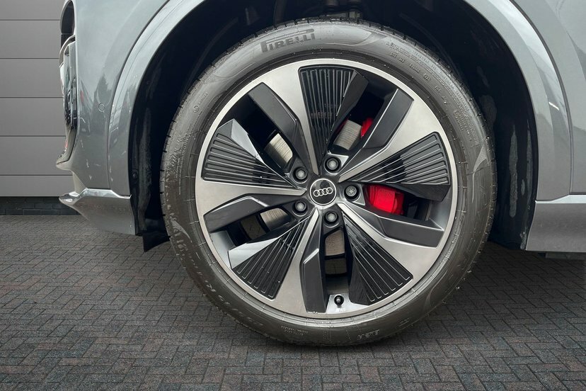 Audi Q6 E-Tron 83Kwh Edition 1 Suv 252 Ps AO26HUH Grey #5