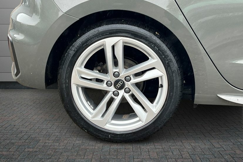 Audi A1 1.0 Tfsi 30 S Line Sportback S Tronic EJ23JEO Grey #5