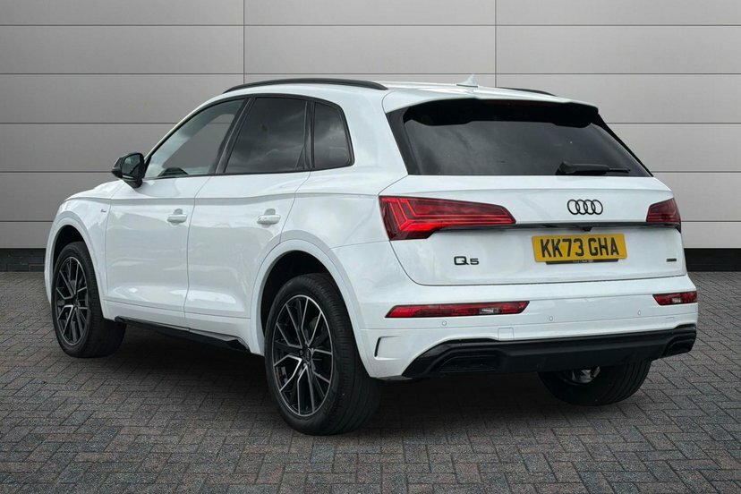 Audi Q5 2.0 Tfsi 45 Black Edition Suv S Tronic KK73GHA White #3