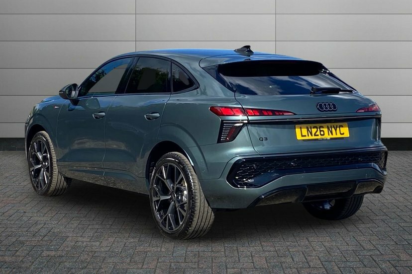 Audi Q3 1.5 Tfsi Edition 1 Sportback S Tronic LN26NYC Green #3