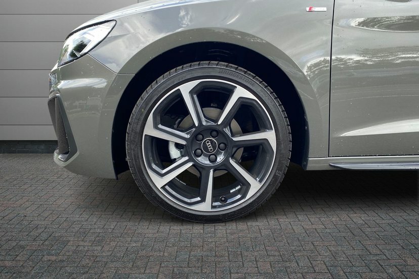 Audi A1 1.0 Tfsi 30 Black Edition Sportback Man WU26EZL Grey #5