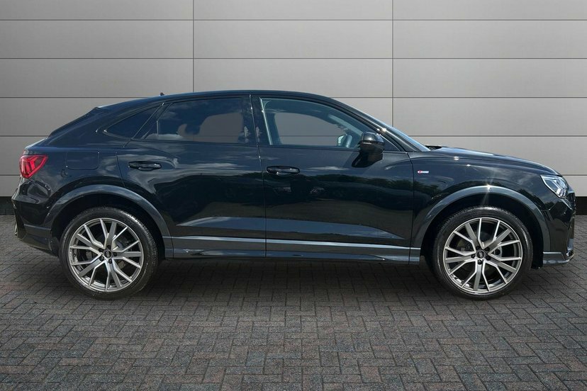 Audi Q3 1.5 Tfsi Cod 35 Black Edition Sportback LS75VEW Black #4