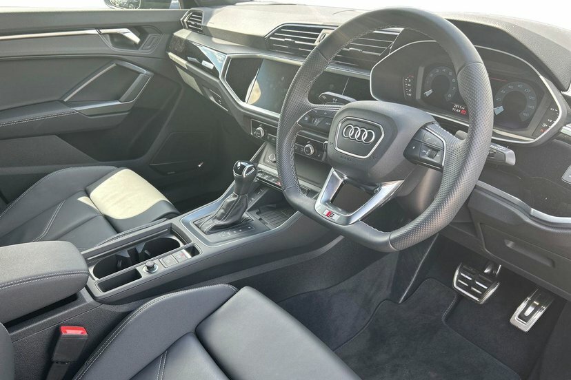 Audi Q3 1.5 Tfsi Cod 35 Black Edition Sportback LS75VEW Black #6
