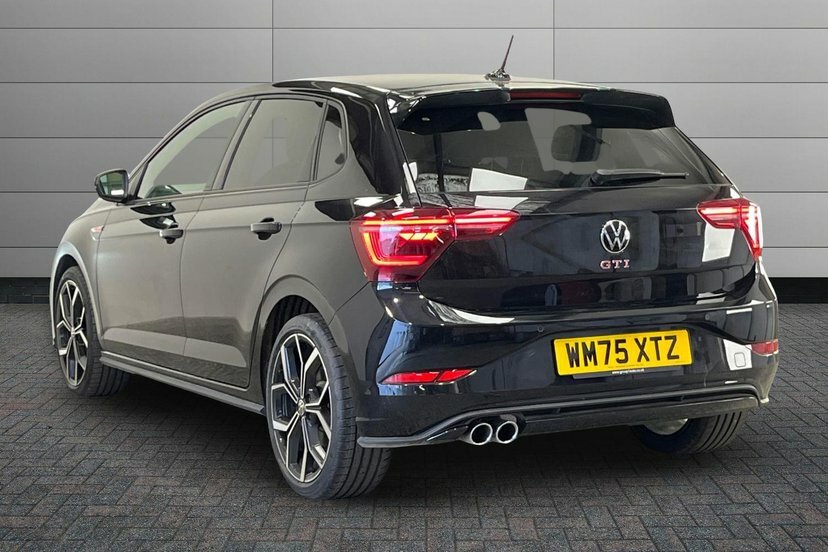 Volkswagen Polo 2.0 Tsi Gti Hatchback Dsg 207 Ps Black #3