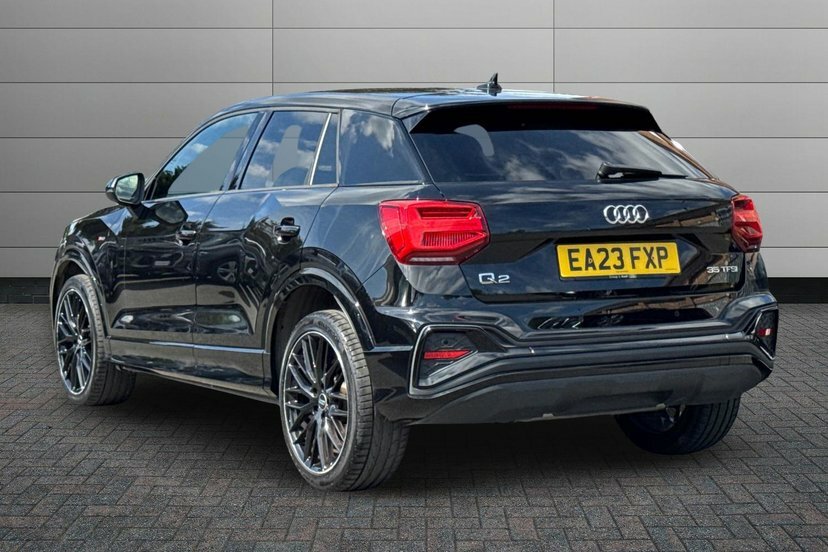 Audi Q2 1.5 Tfsi Cod 35 Black Edition Suv S Tro EA23FXP Black #3
