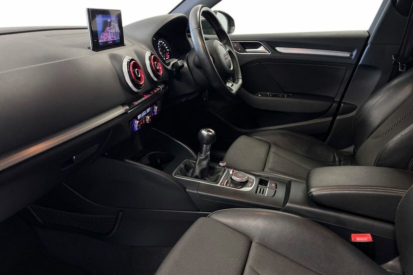 Audi A3 2.0 Tdi S Line Sportback Euro 5 Black #2