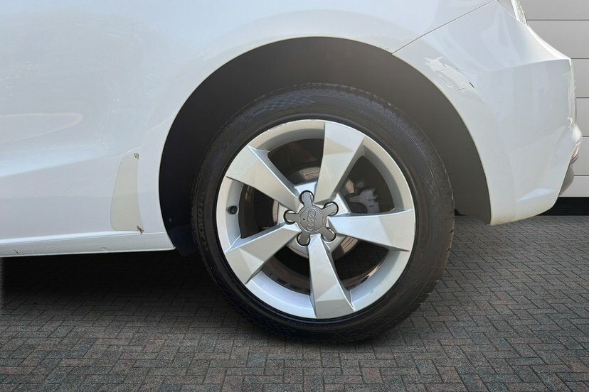 Audi A1 1.0 Tfsi Sport Hatchback 95 Ps YD18ZUX White #5