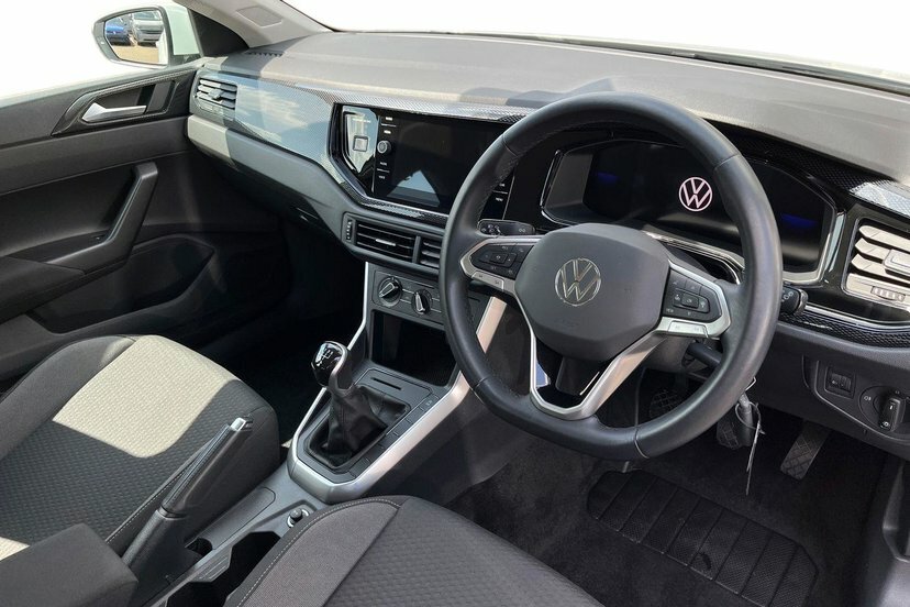 Volkswagen Polo 1.0 Tsi Life Hatchback 95 Ps AJ24NWW White #6