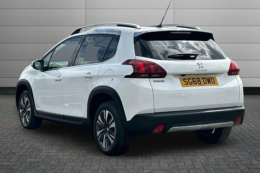 Peugeot 2008 1.2 Puretech Allure Premium Suv SG68DWO White #3