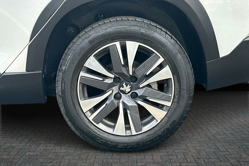 Peugeot 2008 1.2 Puretech Allure Premium Suv SG68DWO White #5