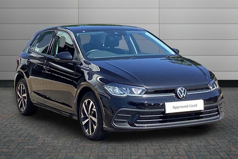 Volkswagen Polo 1.0 Tsi Life Hatchback 95 Ps Black