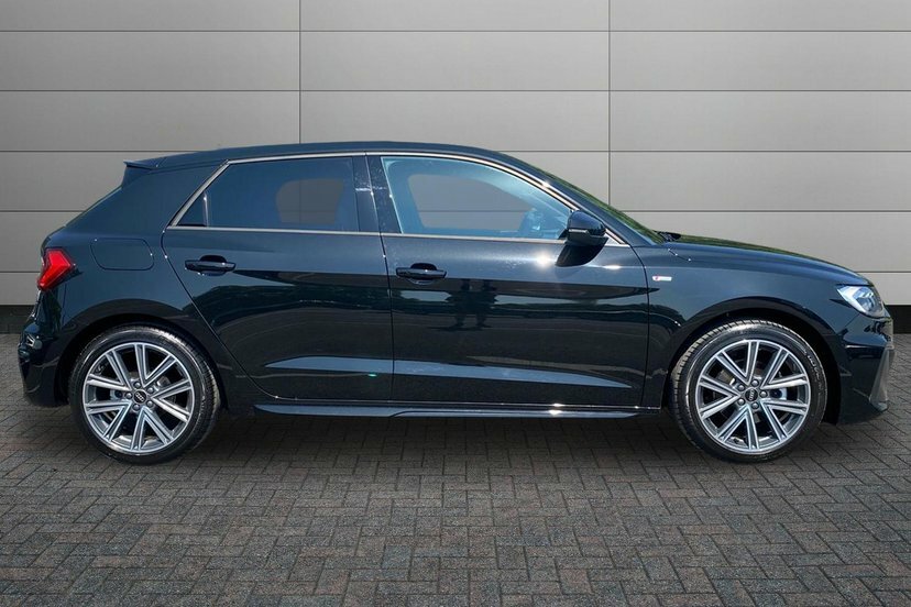 Audi A1 1.0 Tfsi 30 S Line Sportback S Tronic WU26EXD Black #4