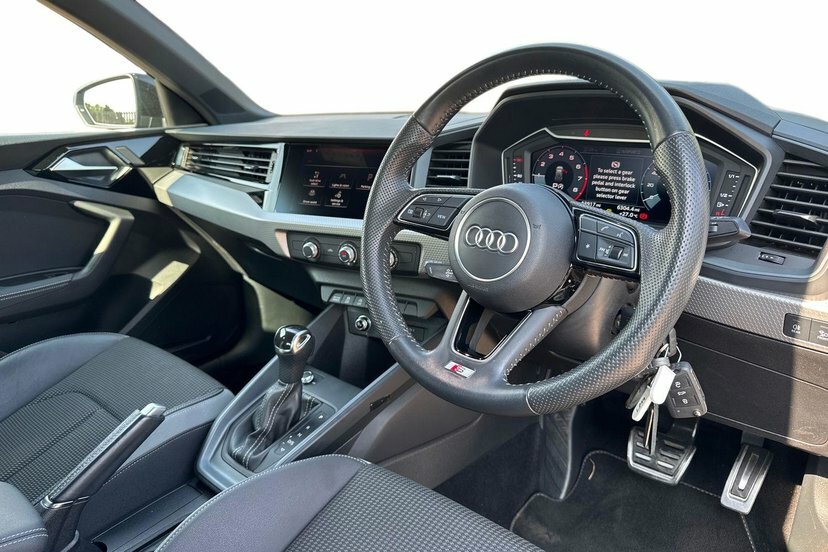 Audi A1 1.5 Tfsi 35 S Line Sportback S Tronic Black #6