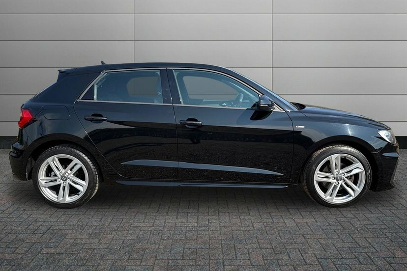 Audi A1 1.5 Tfsi 35 S Line Sportback S Tronic Black #4