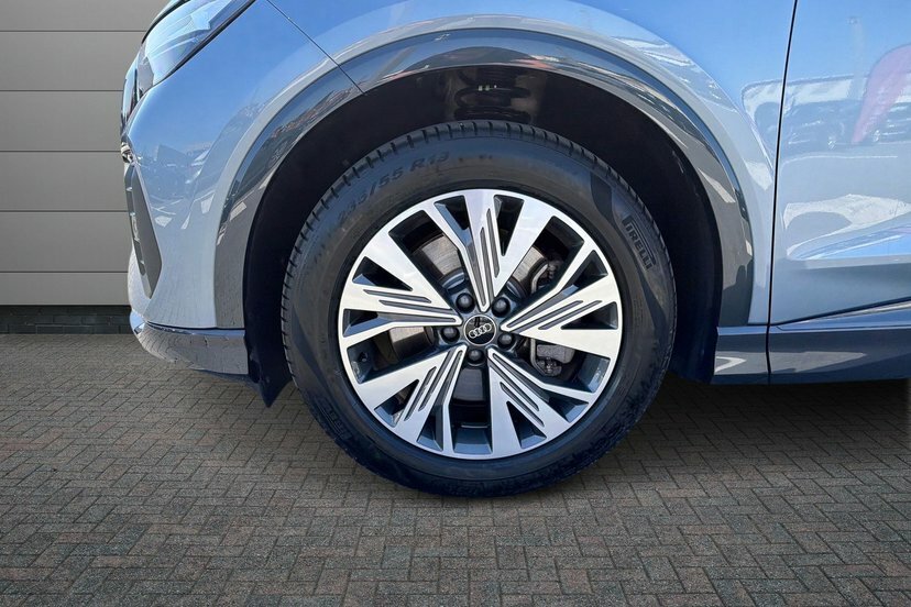 Audi Q4 E Tron 45 Sport Suv 82Kwh 286 Ps KR75ZRC Grey #5