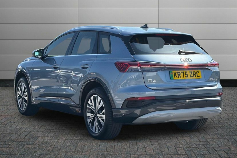 Audi Q4 E Tron 45 Sport Suv 82Kwh 286 Ps KR75ZRC Grey #3