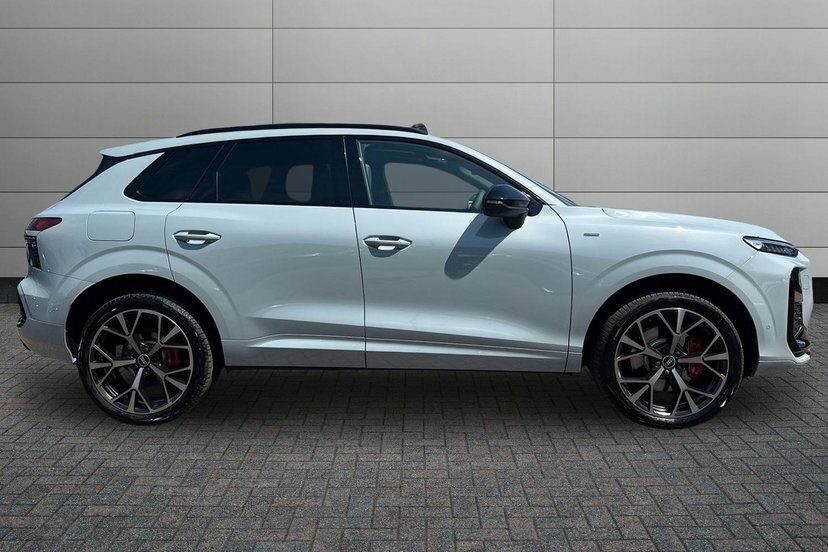 Audi Q3 1.5 E-hybrid Launch Edition Suv Plug-in KY75CSX Grey #4