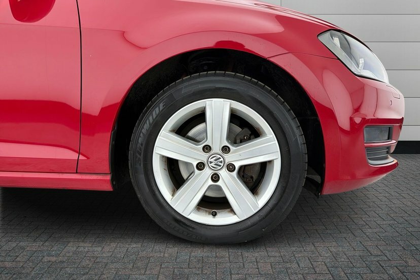 Volkswagen Golf 1.6 Tdi Bluemotion Tech Match Edition Hatchback Red #5