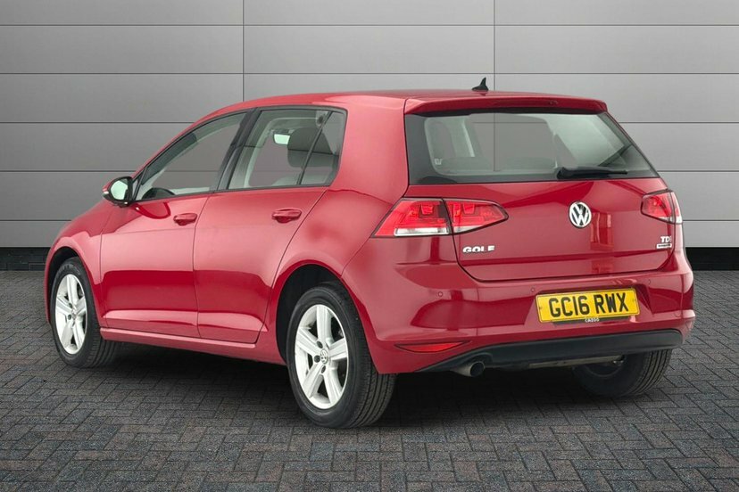 Volkswagen Golf 1.6 Tdi Bluemotion Tech Match Edition Hatchback Red #3