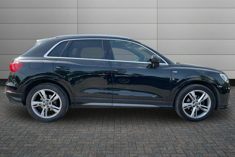 Audi Q3 1.5 Tfsi Cod 35 S Line Suv S Tronic 15 ET68JCX Black #4