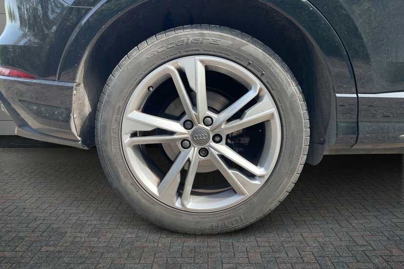 Audi Q3 1.5 Tfsi Cod 35 S Line Suv S Tronic 15 ET68JCX Black #5