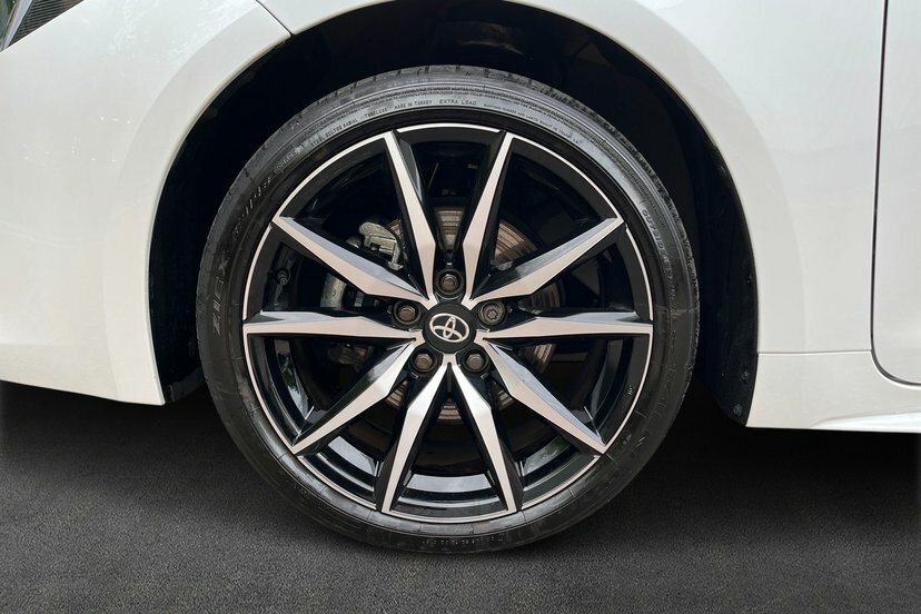 Toyota Corolla 2.0 Vvt-h Gr Sport Touring Sports Hybri White #5