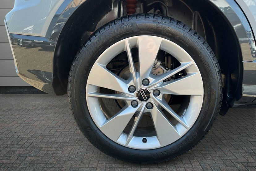 Audi Q2 1.5 Tfsi Cod 35 S Line Suv S Tronic 15 Grey #5