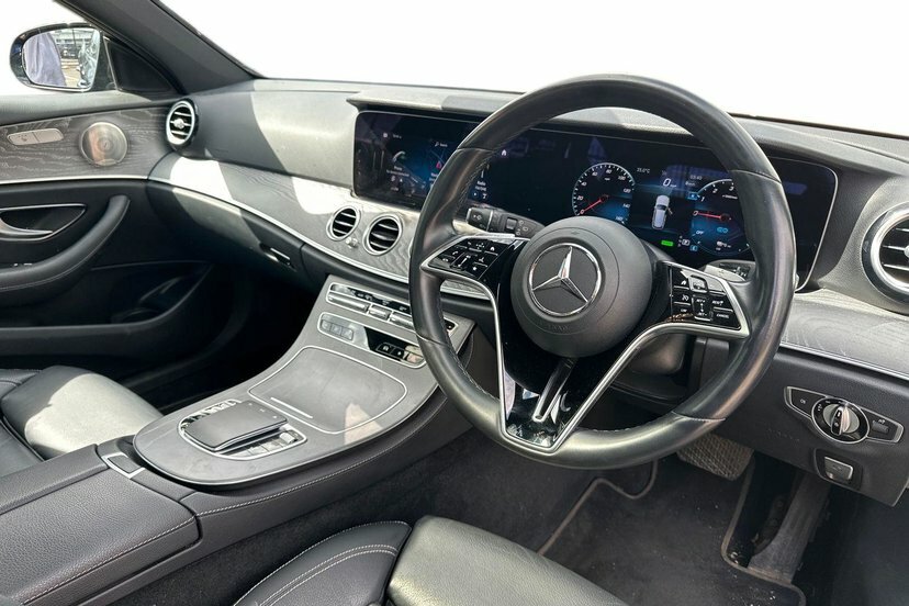 Mercedes-Benz E Class 2.0 E300de 13.5Kwh Amg Line Night Edition Premium WA72SJX Blue #5