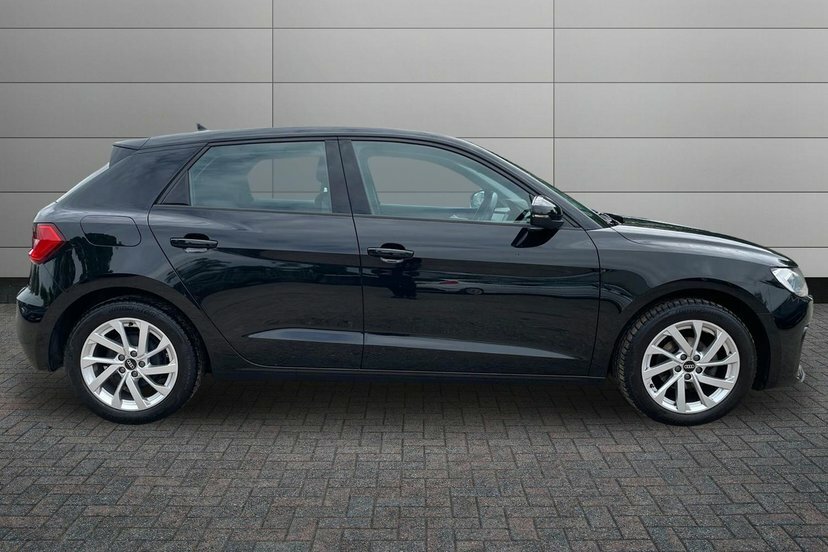 Audi A1 1.0 Tfsi 25 Sport Sportback 95 LT23ONC Black #4